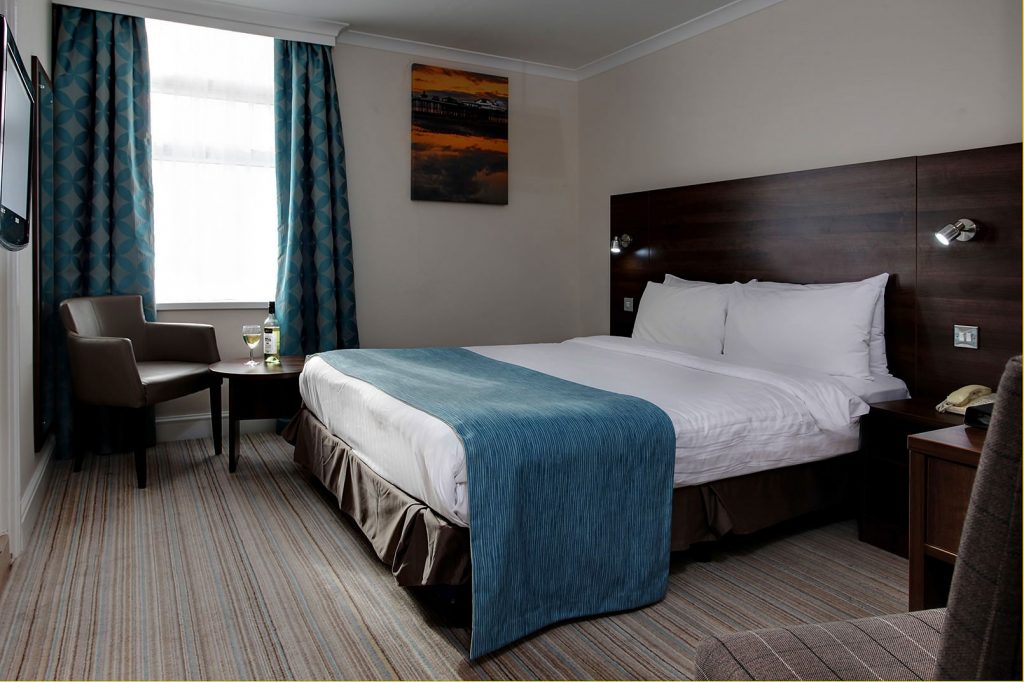 Best Western Carlton Hotel bed